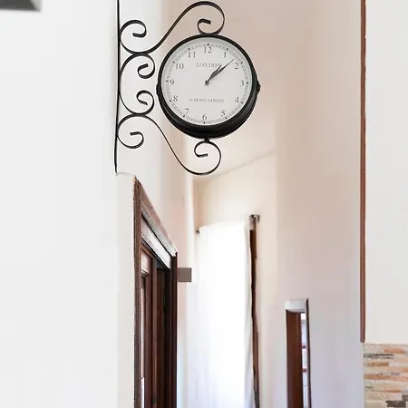 Vico 22 Rooms Napoli-3