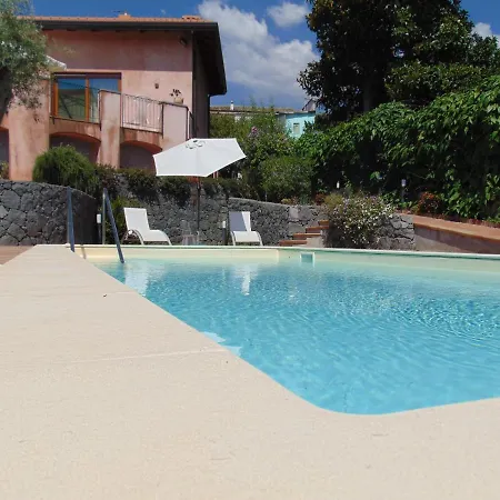 La corte di Bafè B&B Slow Life-3