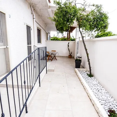 B&B Macchia Mediterranea-3