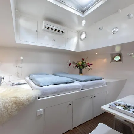Houseboat Volle Maan-2