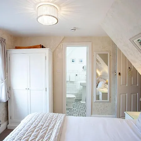 The Castleton-3
