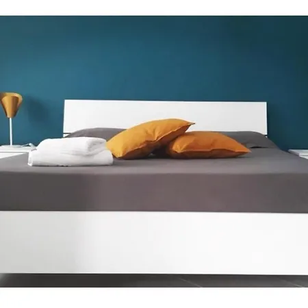 A Due Passi dal Mare B&B-2