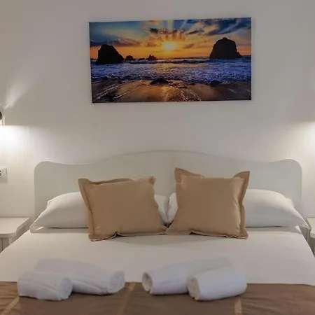 Miramare Rooms B&B-2