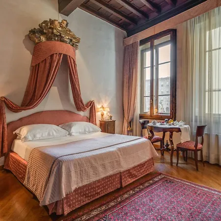 Residenza D'Epoca In Piazza della Signoria-3