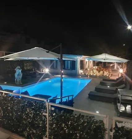 Foresterie Lombarde B&B Villa Ambra-3