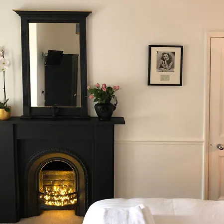 High Tor Guest House-2