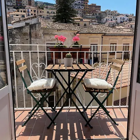 Pizzo Central House-2