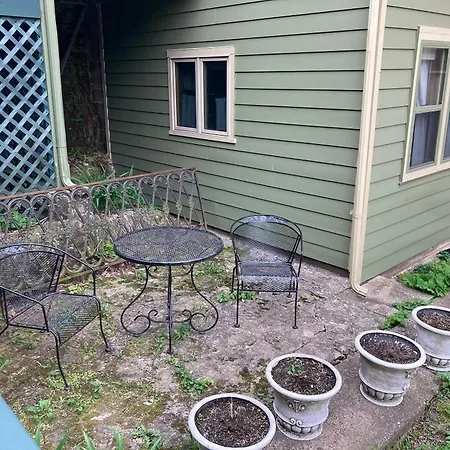 Abe'S Spring Street Guest House-2