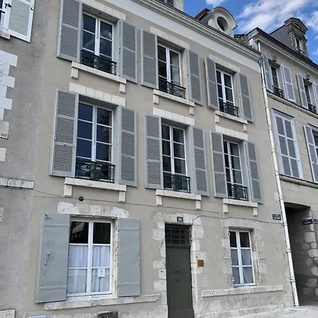 Au 16 Place Saint Louis-2