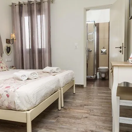 Naxos Petite Studios-3