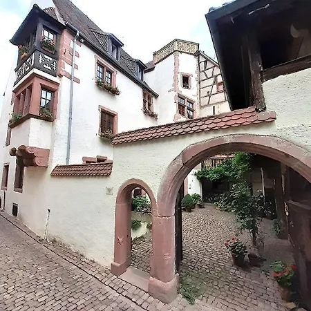 ADRIHOF à Riquewihr, Cour de l'Abbaye d'Autrey-3
