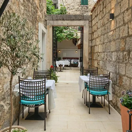 Makarun Heritage Rooms-2