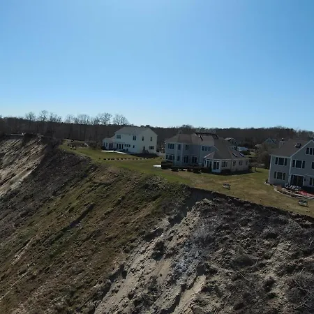 Inn 38 Oak Bluff Circle-2