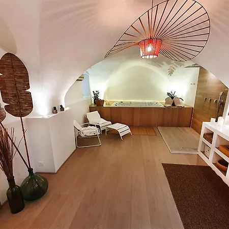 Suite 6-2