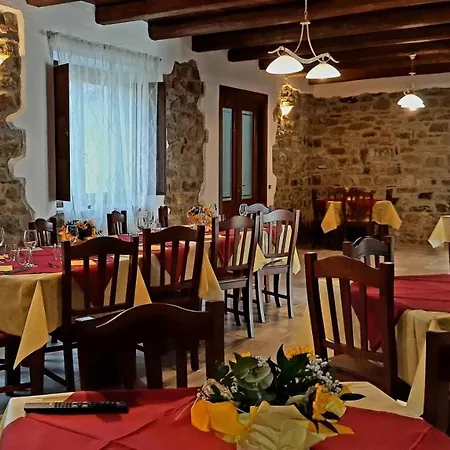 Pietra del Colle Agriturismo-3