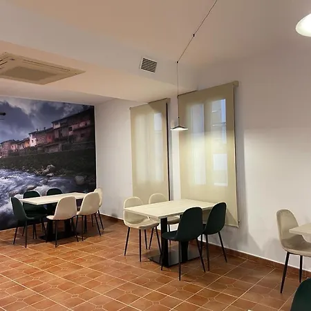 Hostal El Griel NO DISPONEMOS DE RECEPCIÓN FÍSICA-3