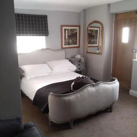 Holly Tree B&B-3