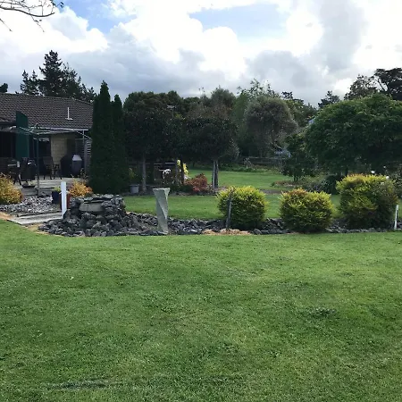 Silverdale Garden Stay-3