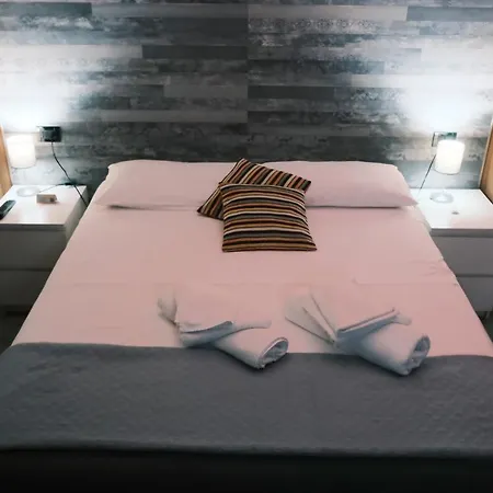 Royalty Rooms & Spa-2