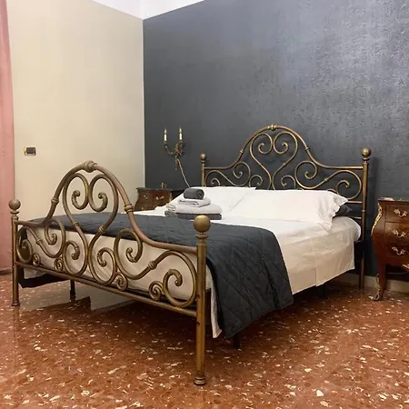 Anna Rooms-3