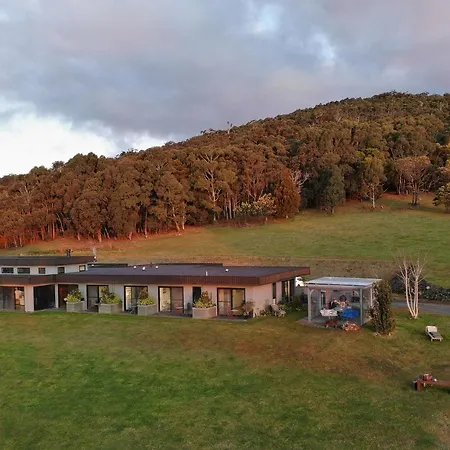 Hanging Rock Views-3