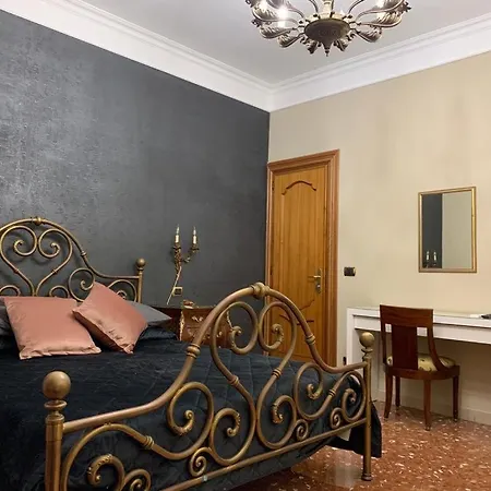 Anna Rooms-2