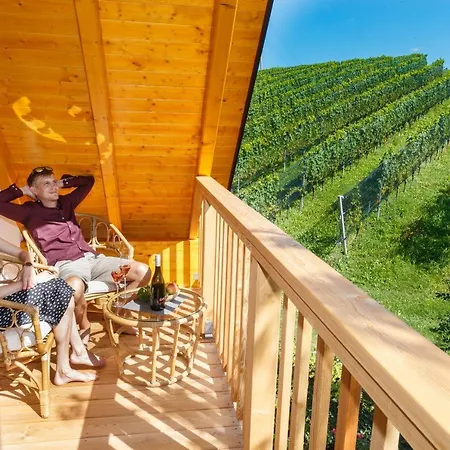Familienweingut Gästezimmer Amandus Adam-3