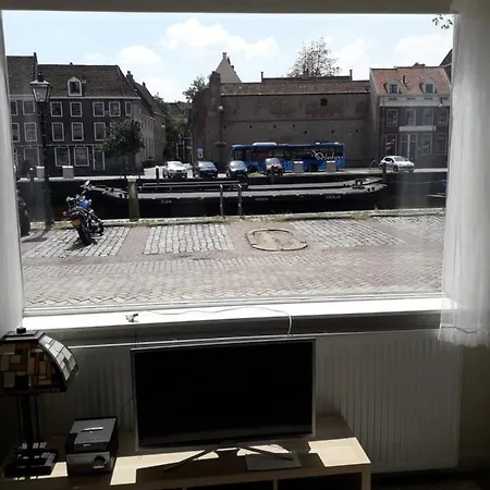 Thorbecke Canal View 45M2 Loft-3