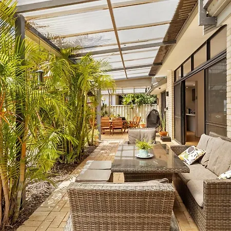 Baudins Of Busselton Bed And Breakfast - Adults Only-3