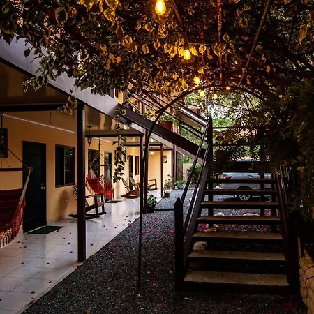 Roxy'S Bed & Breakfast-3