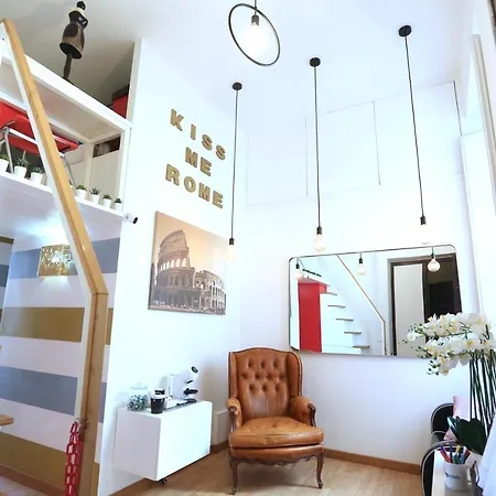 Kiss Me Rome Luxury Rooms-3
