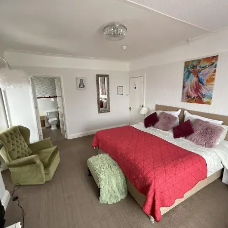 Pendrin Guest House-3