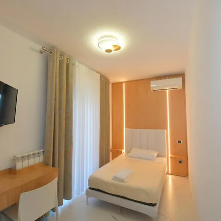 Noemi B&B-2