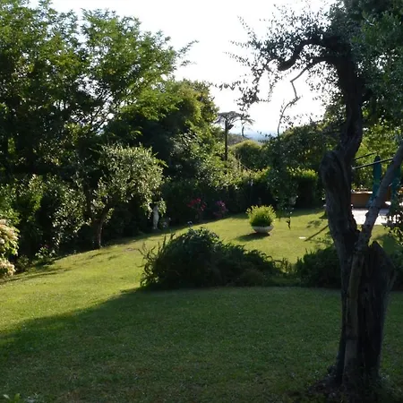 Maison Brinati Bed&Breakfast-2
