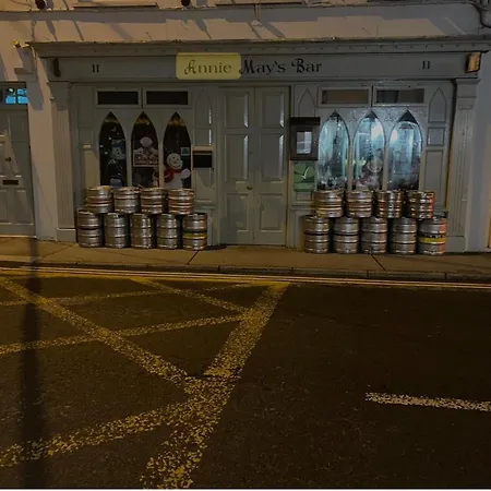 Annie May'S Bar, B&B-2