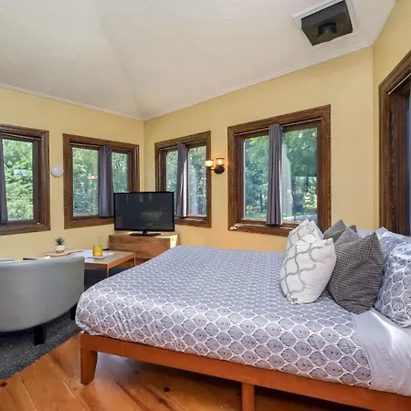 The Front Porch Room Of A 140-Year-Old Victorian House-3