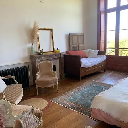 Suite privée rose au Château de la Franceule-3