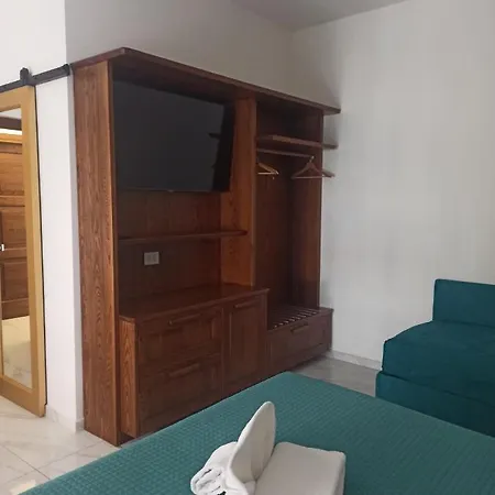 B&B Suite And Rooms San Giovanni-2