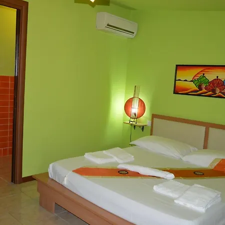 Butterfly House Bed & Breakfast-2