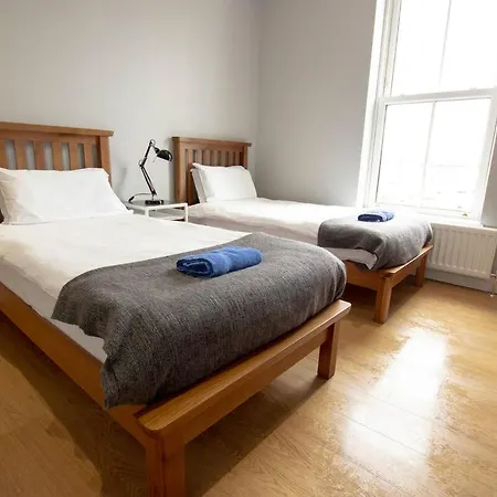 Modern City Centre Rooms-3