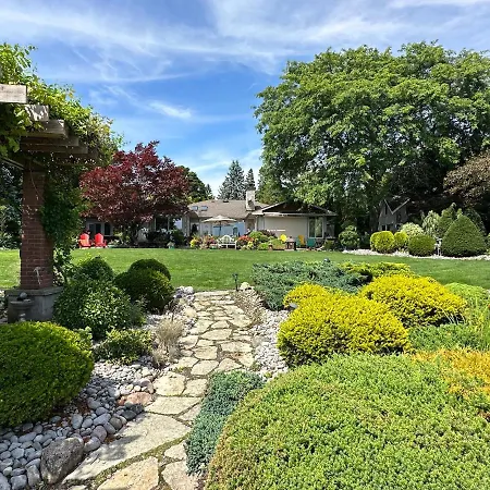 The Wind In The Willows - Luxury Lakefront Oasis-3