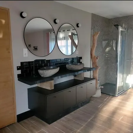 Suite romantique avec jacuzzi-2