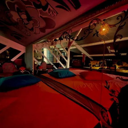 Loft Love-Room-2