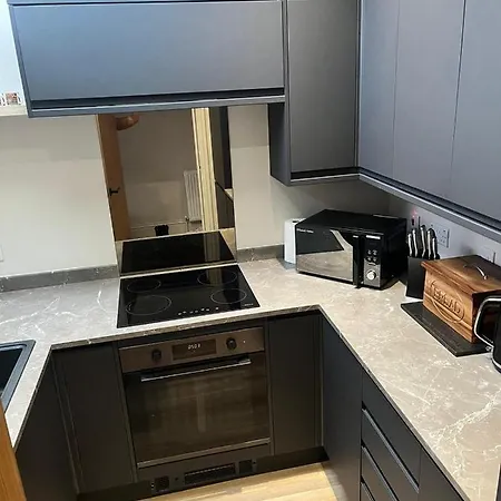 The Curious Apartment, Cheltenham-3