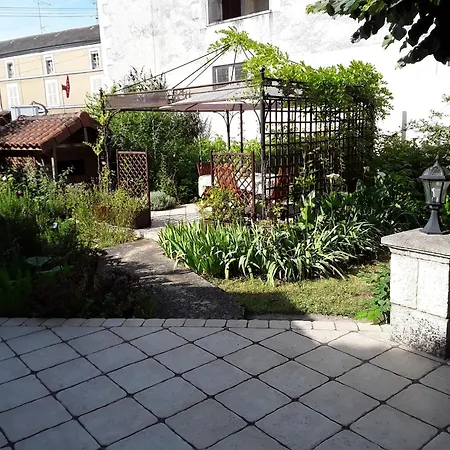 Chez Domi Jardin du bourg-3