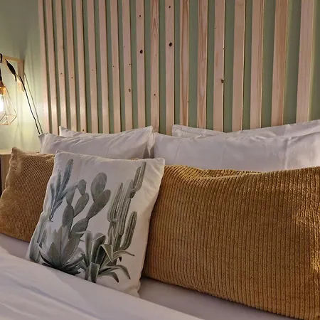 Bea'S Bed & Breakfast-3