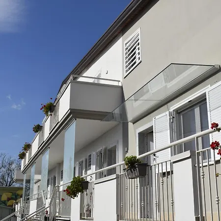 Time B&B-2