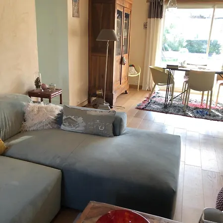 La Charmante Maison Bleue-2