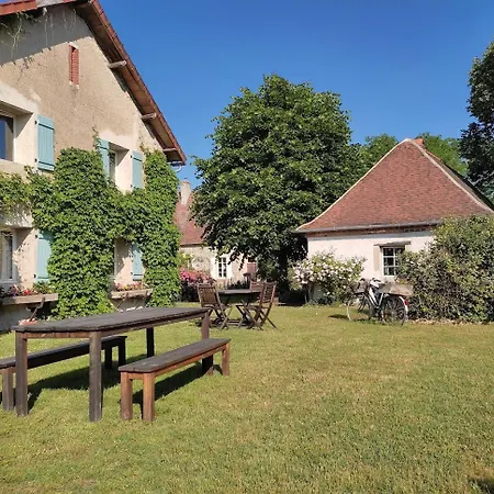 Chambres D'Hotes Domaine Du Bourg-3