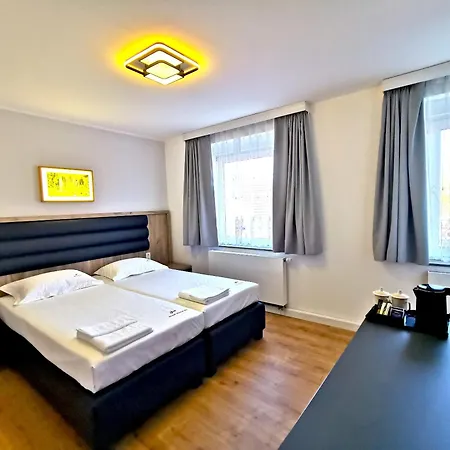 Home Inn Hotel-3